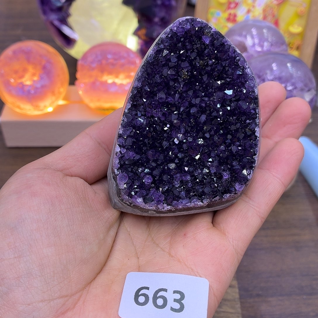 紫晶未镶嵌大型摆件（非配饰）