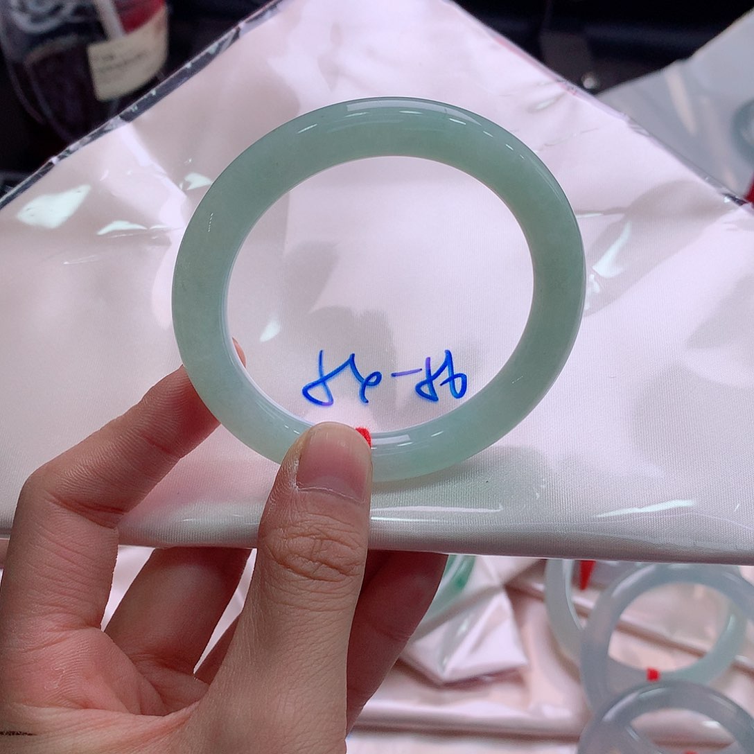 未镶嵌手镯翡翠翡翠