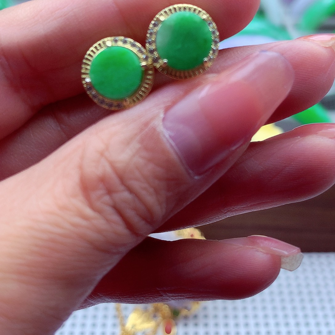 翡翠颈饰银S925镶嵌翡翠