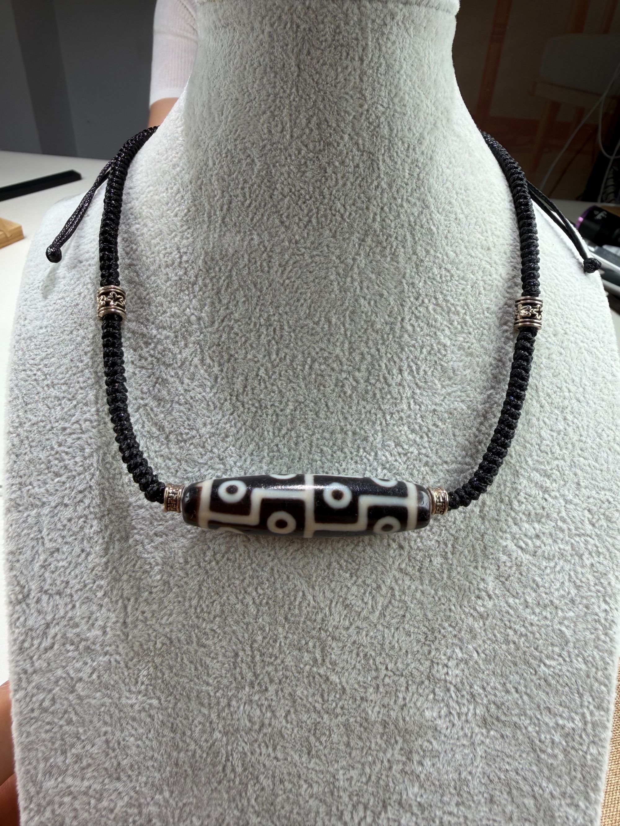 台珠聚源古法巴西料黑白大尺寸折线十二眼颈链