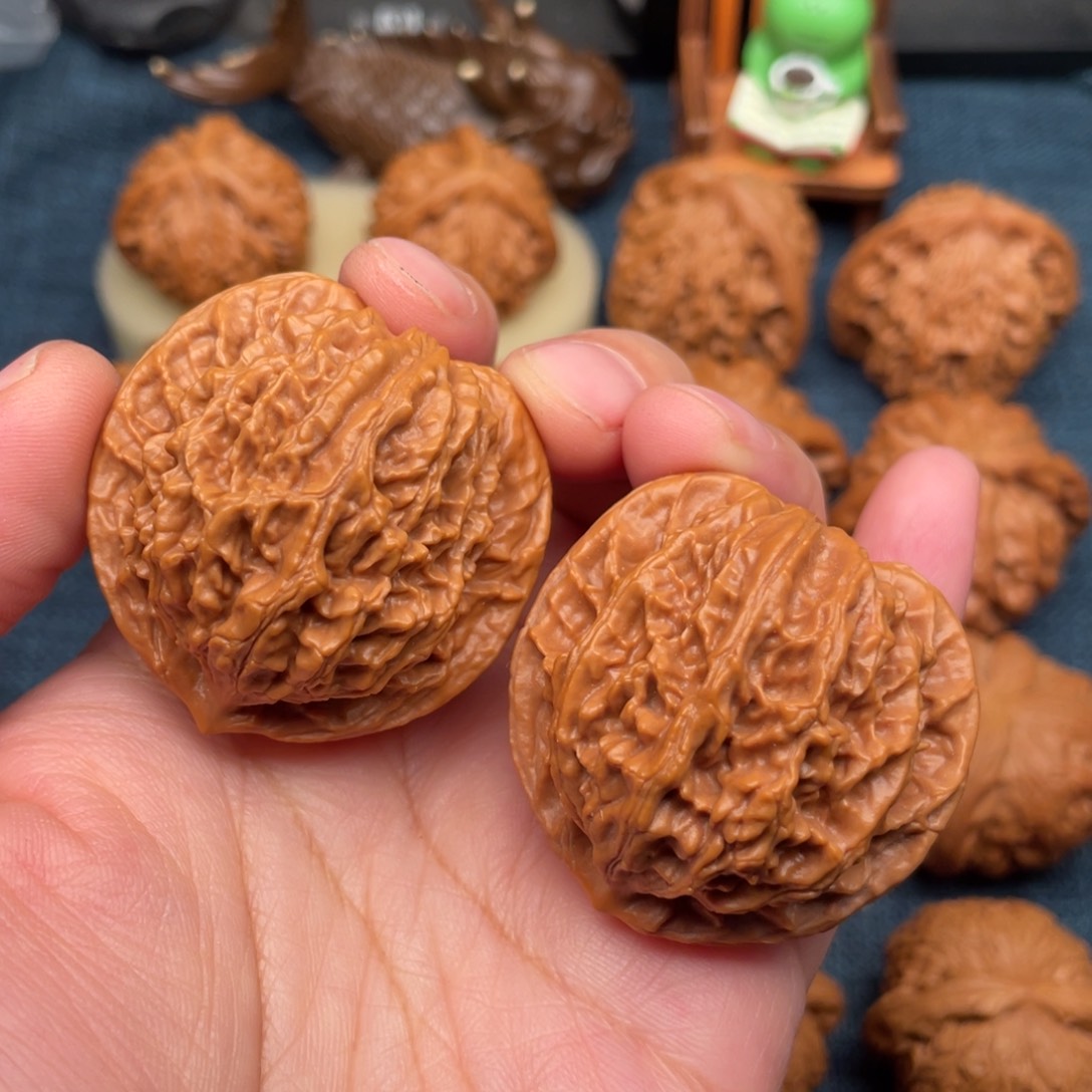 文玩核桃把件42毕业老款同树盘龙纹全品