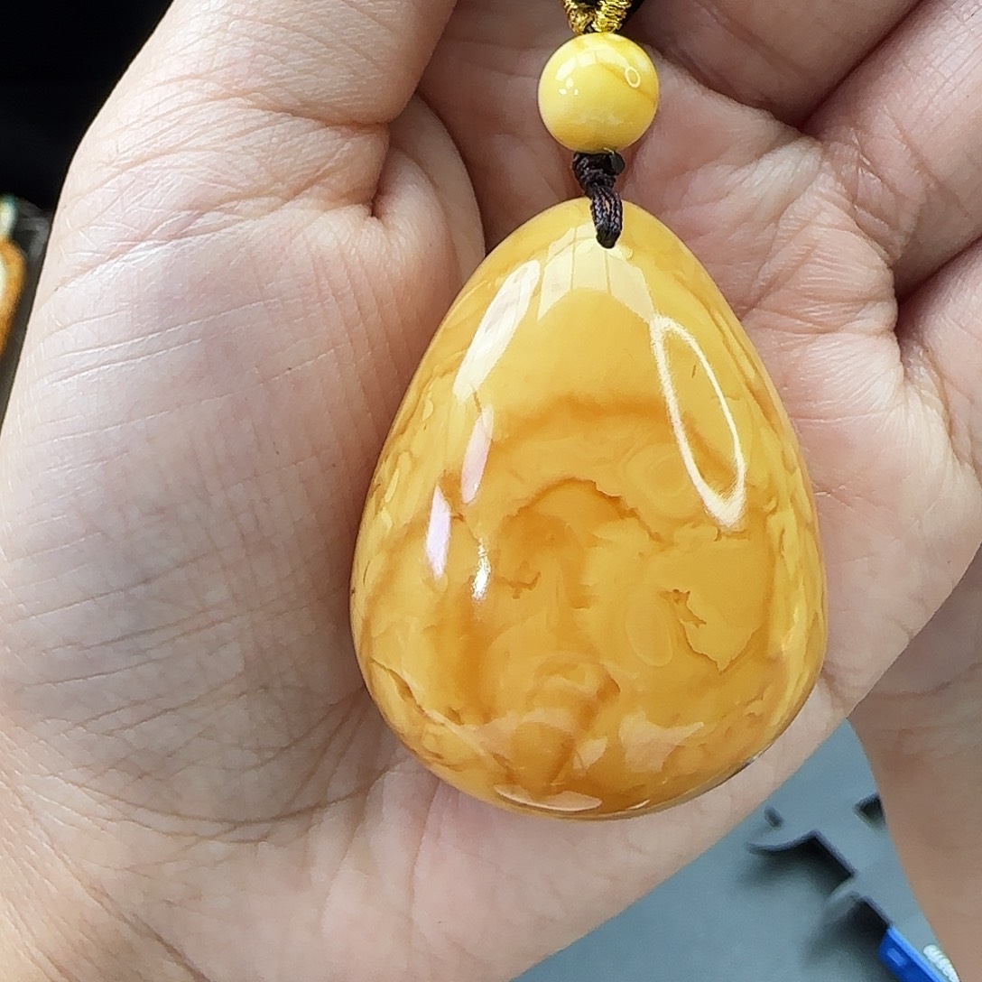 琥珀未镶嵌颈饰吊坠
