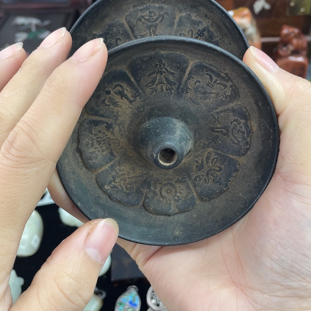 铜摆件一对灯。      