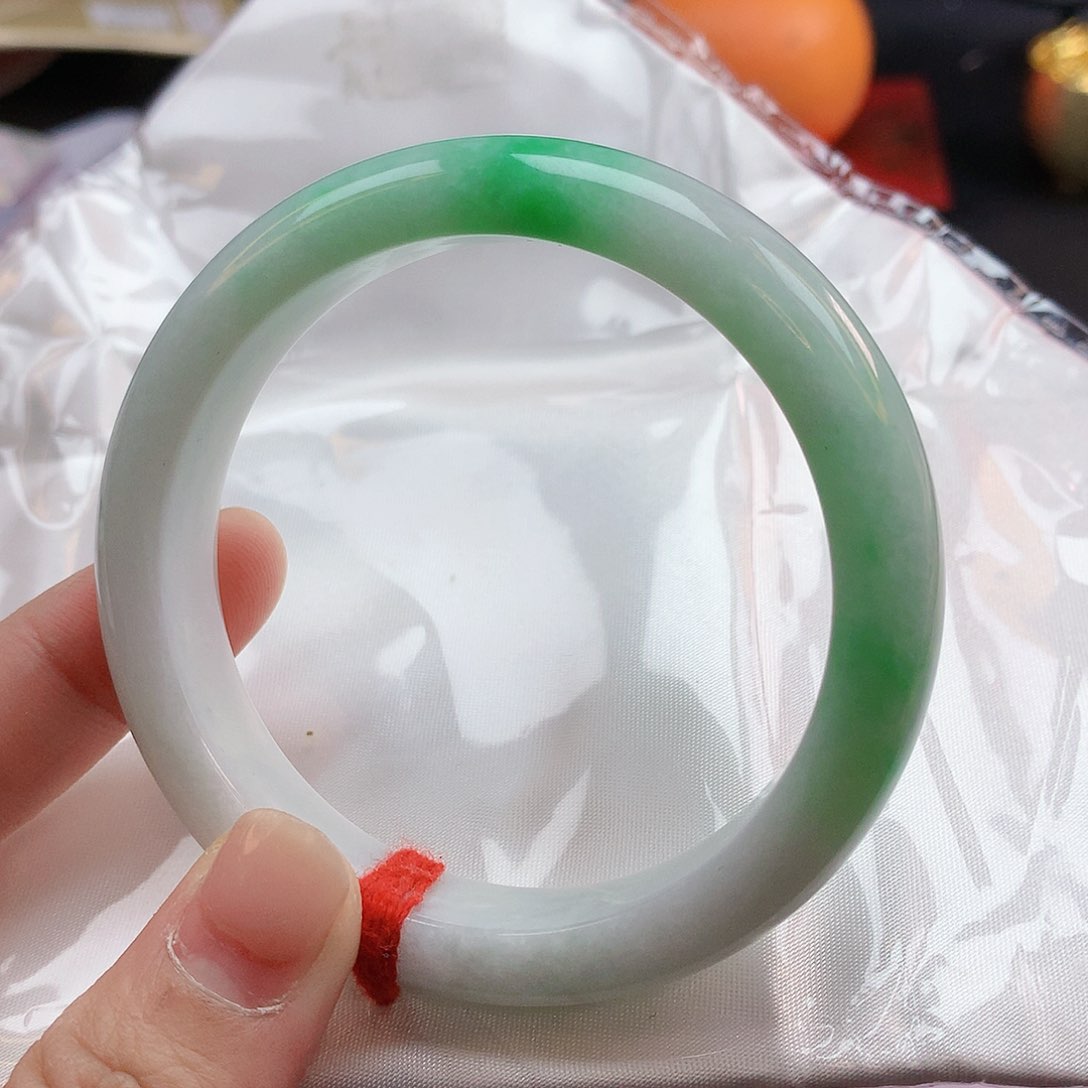 翡翠手镯未镶嵌56圈2432