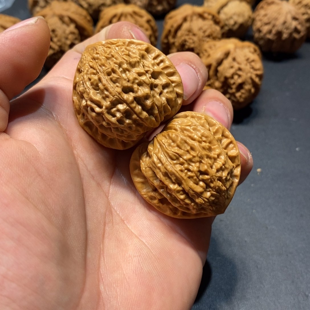 文玩核桃把件凶****.金牛88