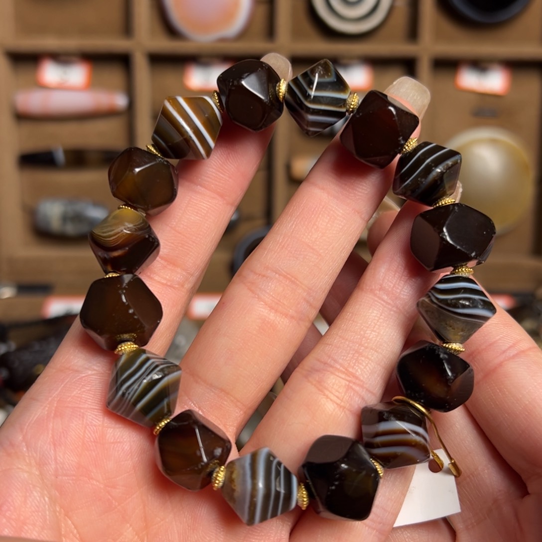 玛瑙/玉髓颈饰未镶嵌