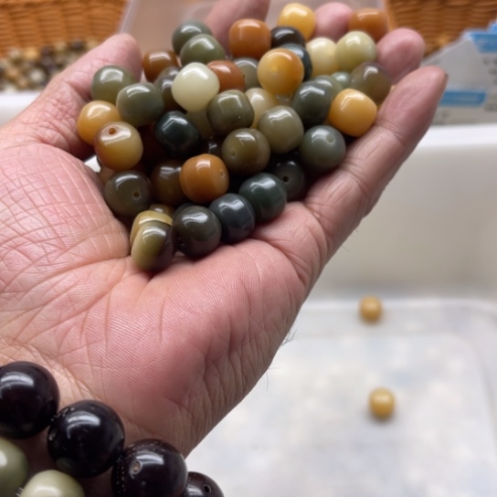 白玉菩提吊坠12多宝汉堡120颗