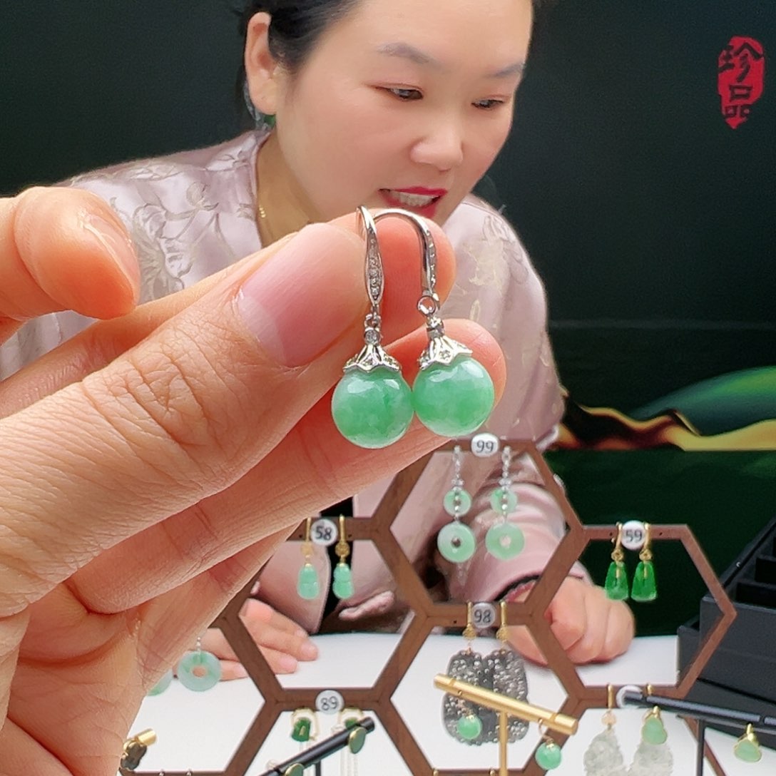 翡翠耳饰银S925镶嵌天然翡翠