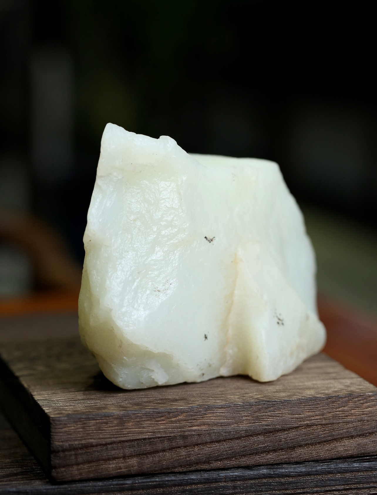 于田山料优质天然白玉矿山产出美玉