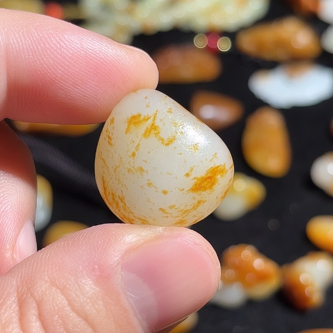 摇***七和田玉未镶嵌颈饰