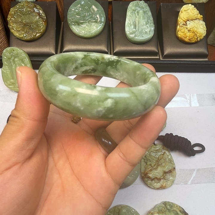 岫玉合金吊坠(赠链)