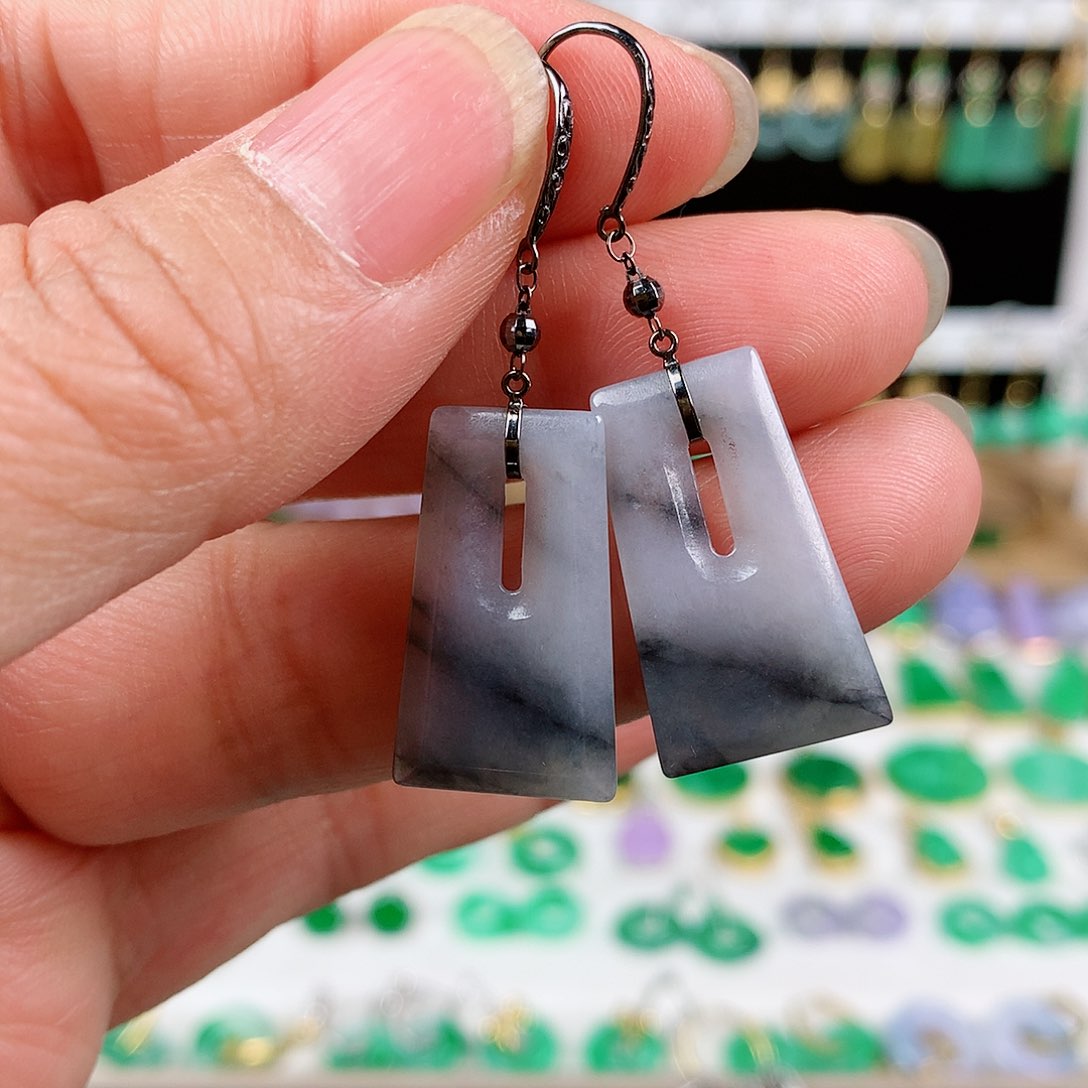 翡翠耳饰18K金镶嵌的