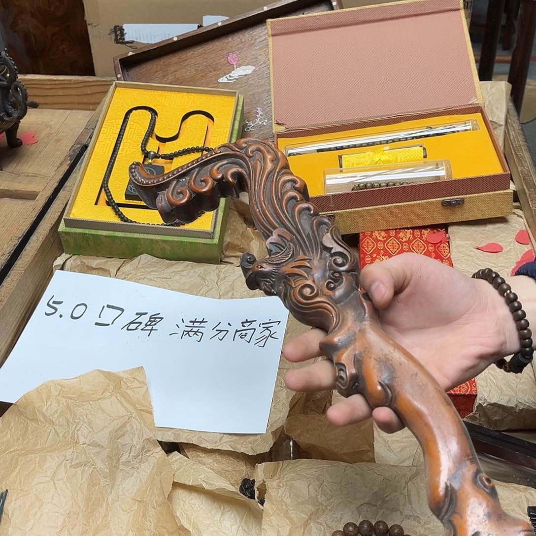 大叶紫檀（黑酸枝木类）