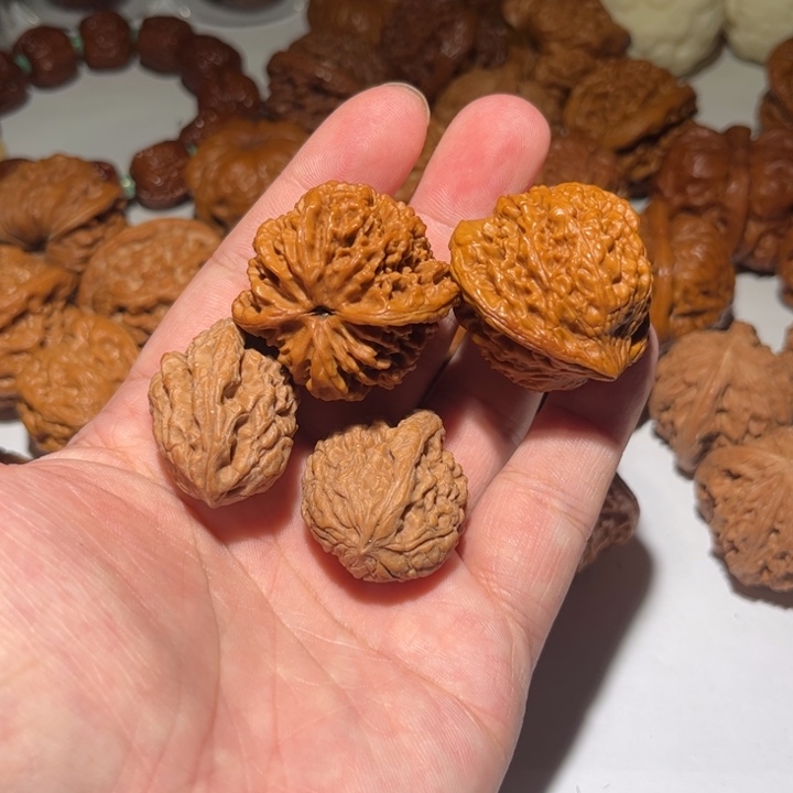 ****e文玩核桃把件狮子头核桃