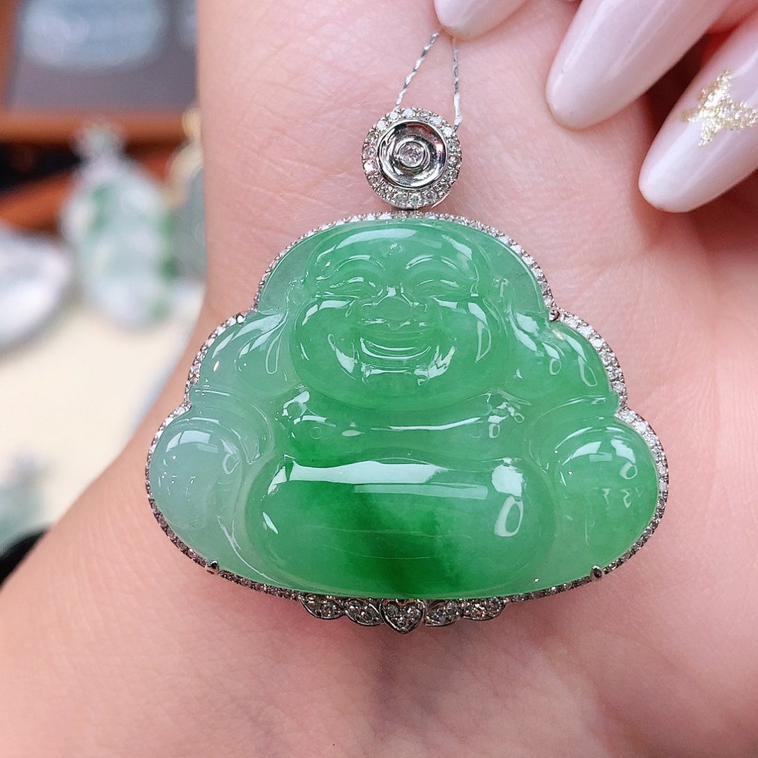 颈饰18K金镶嵌翡翠佛公