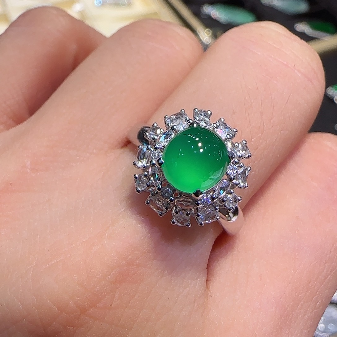 翡翠戒指18K金镶嵌戒指