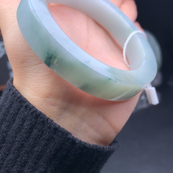 未镶嵌翡翠手镯定制翡翠