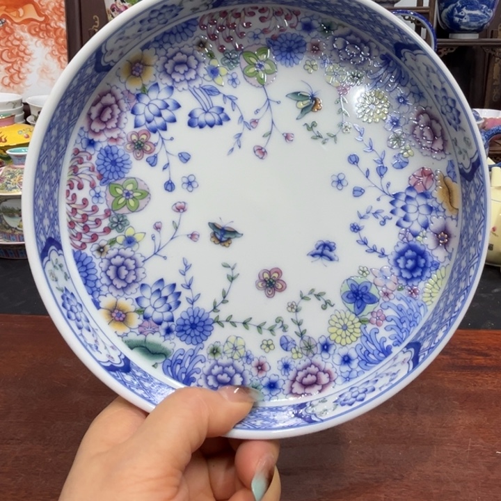 陶景德镇瓷器博物陈列中心是我国