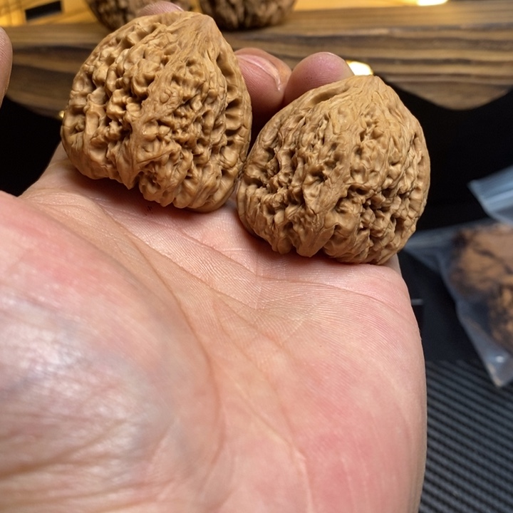 当***常把件文玩核桃40三角磕尖福利