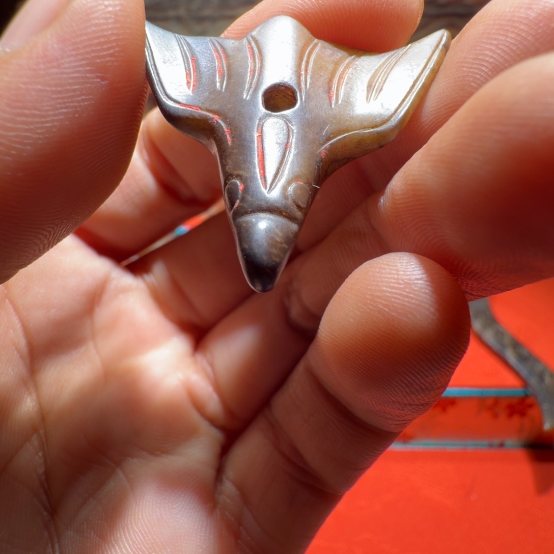 荣***堂和田玉（糖玉）未镶嵌颈饰