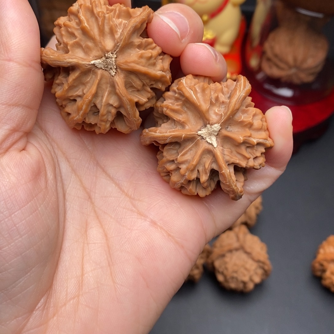 ****文玩核桃盘山三棱全品39