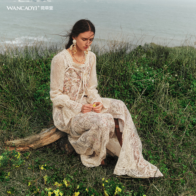 菀壹2026春法式复古浪漫网纱绣花马夹连衣裙两件套套装H12421511