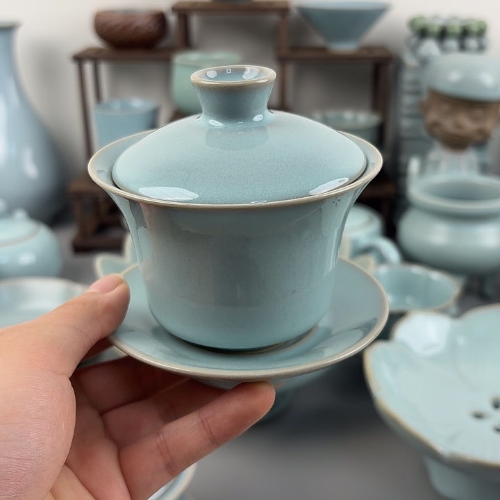 小*汝窑天青釉三才马蹄盖碗