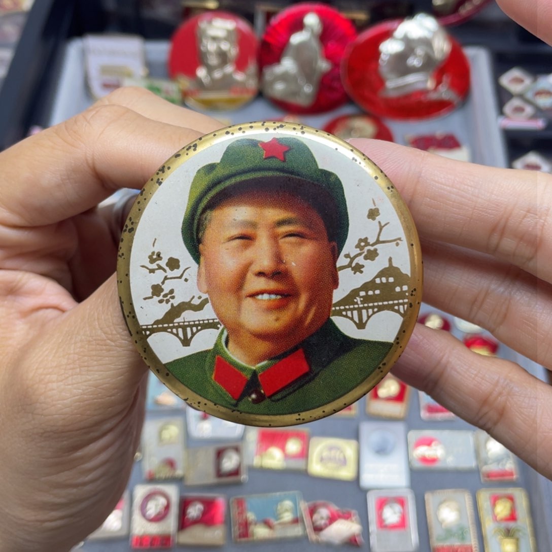 铝爷爷像章6公分49元