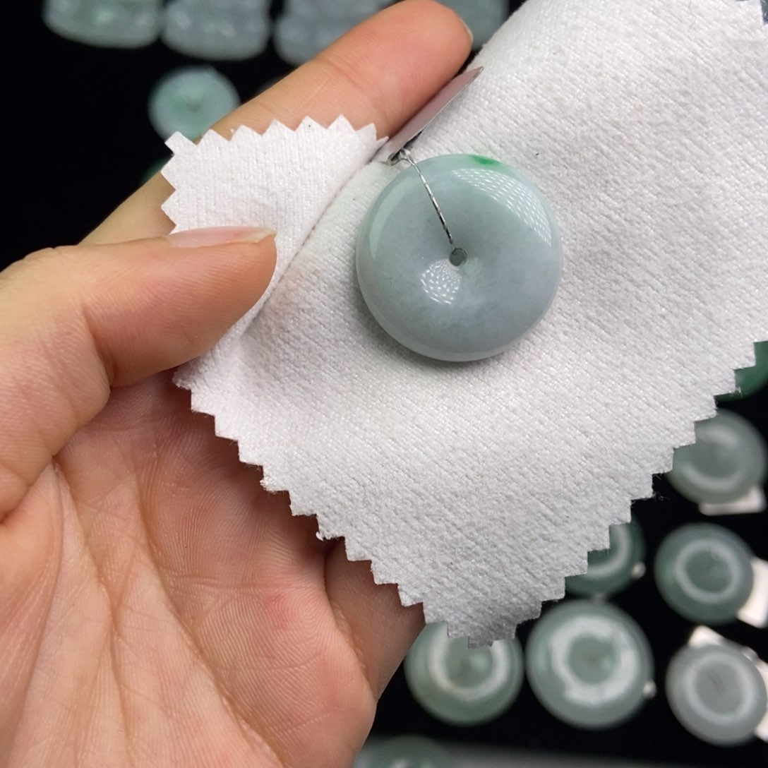 翡翠颈饰未镶嵌天然翡翠