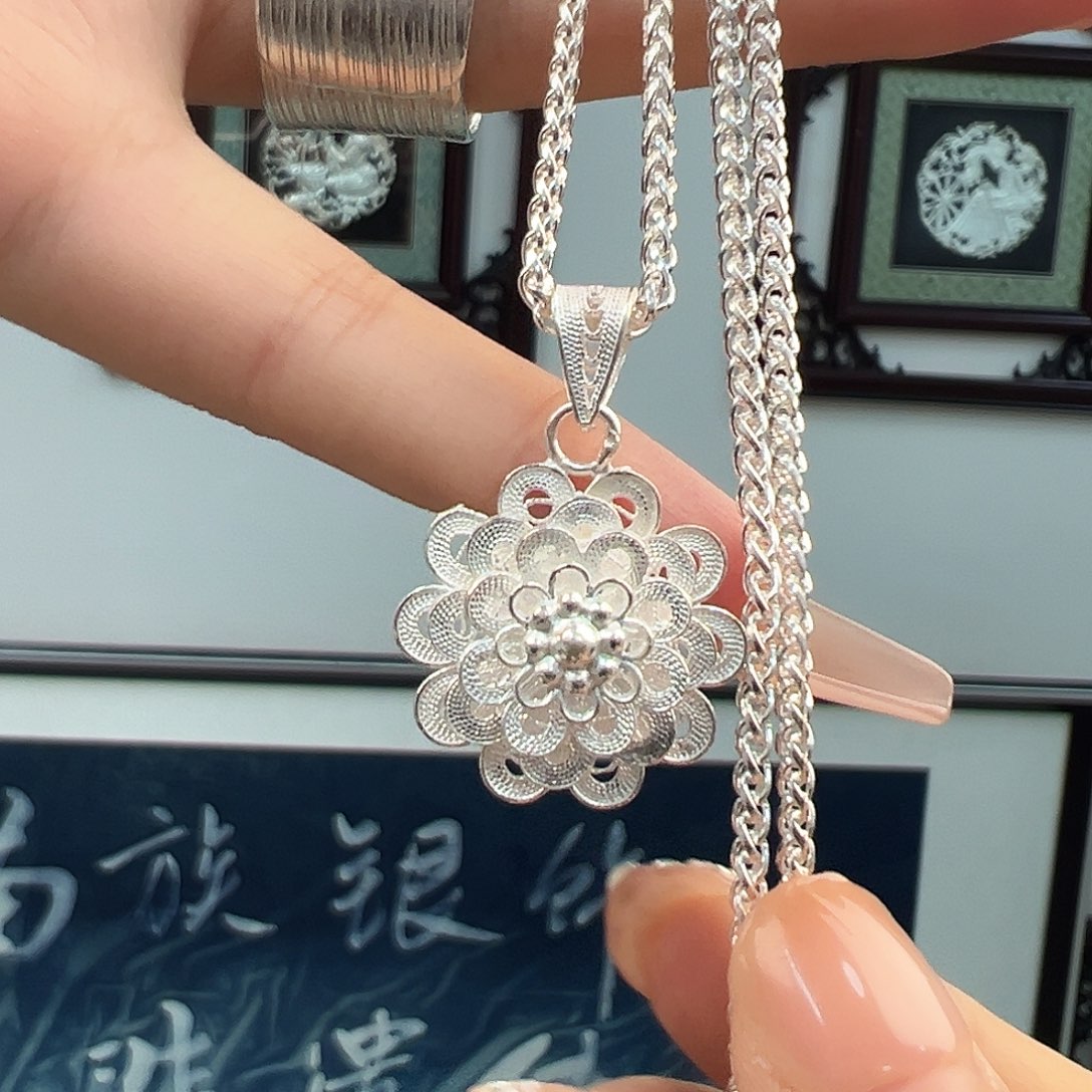 足银无非金属无—拉丝花+灯笼链60长