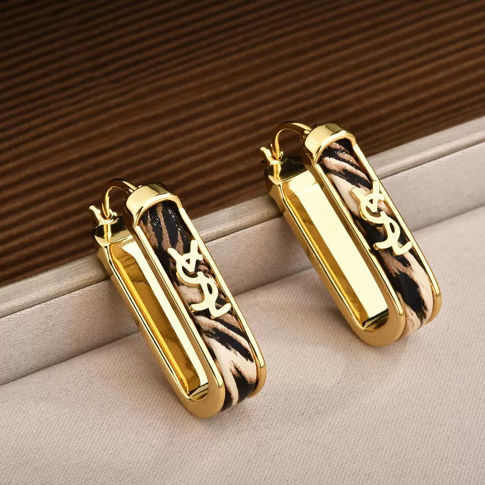 铜合金耳饰 2025新款美拉德复古字母独特设计耳扣