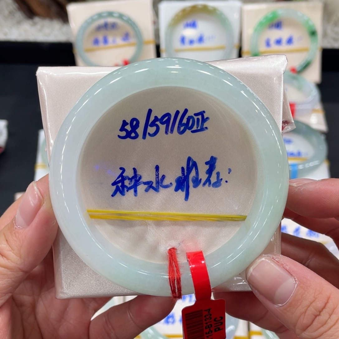 翡翠手镯未镶嵌缅甸翡翠天然翡翠