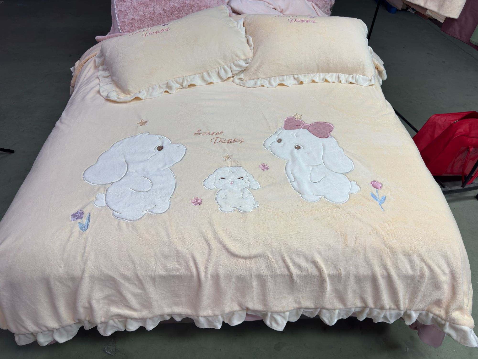 绢夫人/卡通蚕丝绒牛奶绒卡通四件套