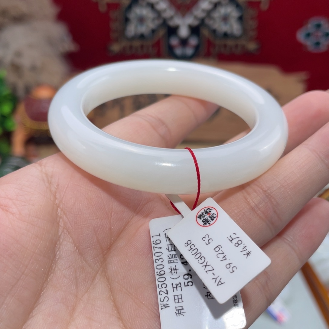 未镶嵌手镯和田玉优雅和田玉手镯