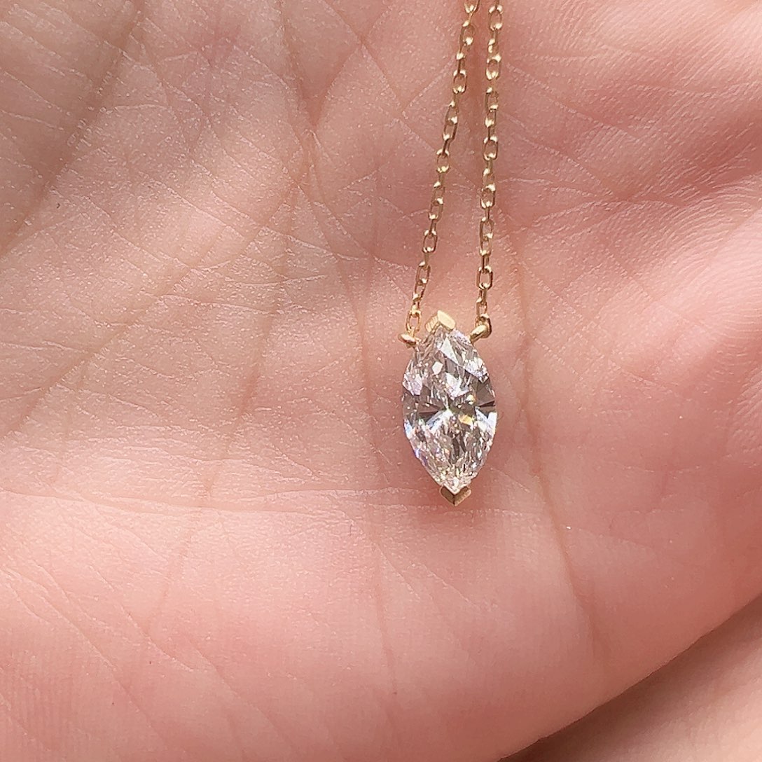 18K金镶嵌项链实验室培育钻石1.097ct K黄马眼形单钻项链45cm