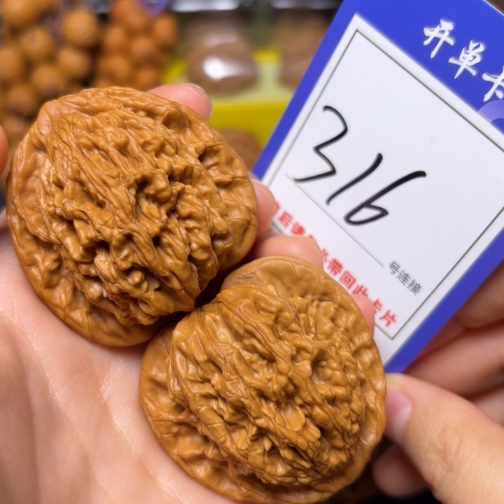 文玩核桃把件45虎头316