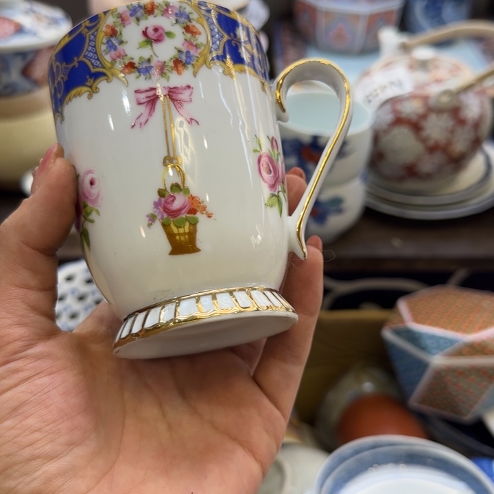 瓷片秋*阁哈哈哈哈哈哈哈姐姐