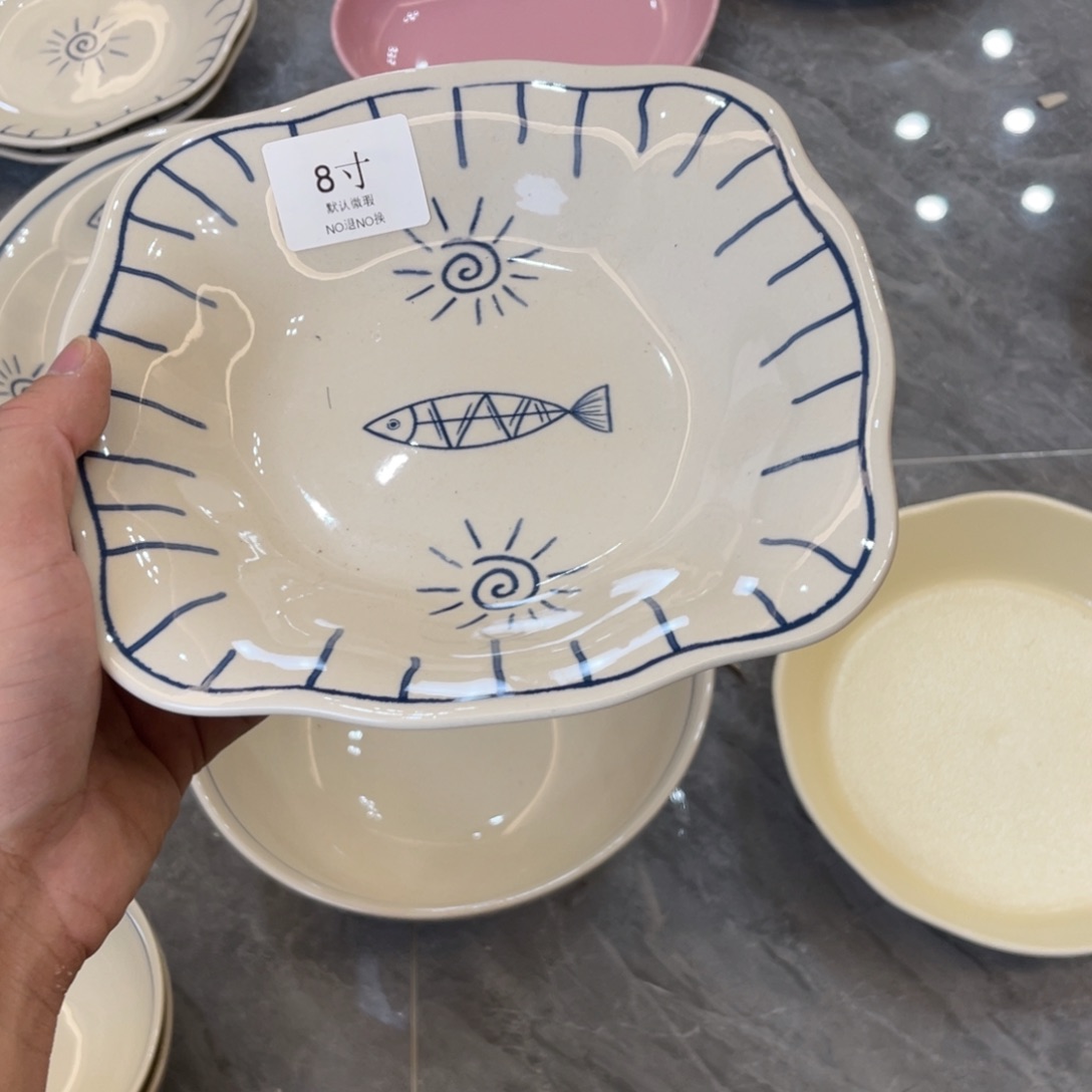 陶瓷微瑕餐具介意勿拍，满18飞！