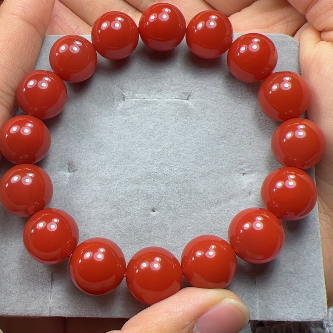 南红玛瑙手串未镶嵌无****?