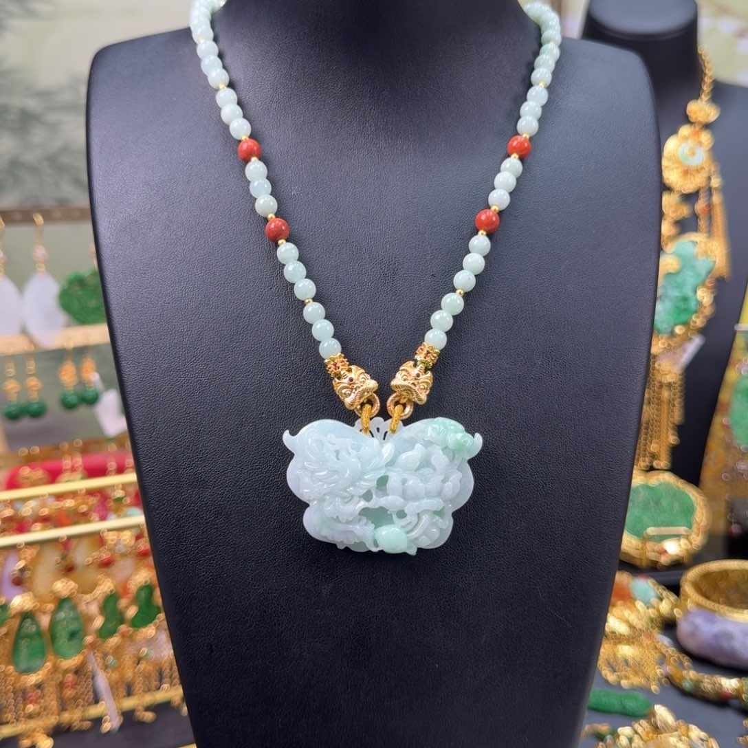 翡翠未镶嵌颈饰蝴蝶套装