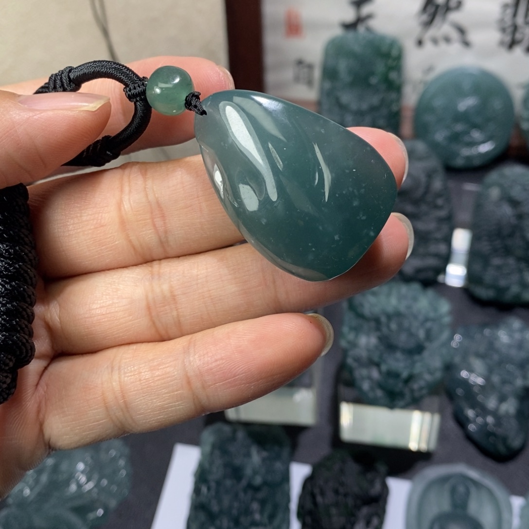 定制翡翠未镶嵌随形胶块