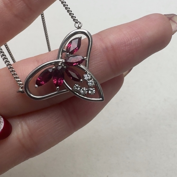 红宝石颈饰未镶嵌