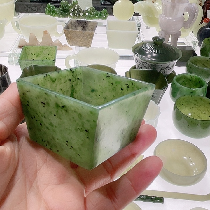 和田玉（碧玉）挂件未镶嵌海**?有裂