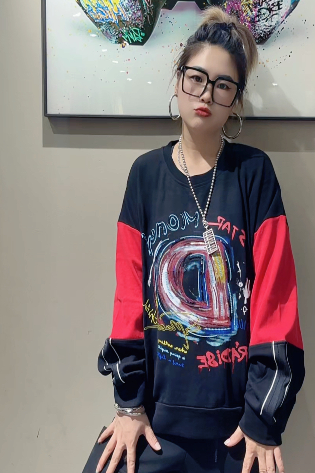 潮牌女装秋款圆领黑色卫衣拼接刺绣大码卫衣