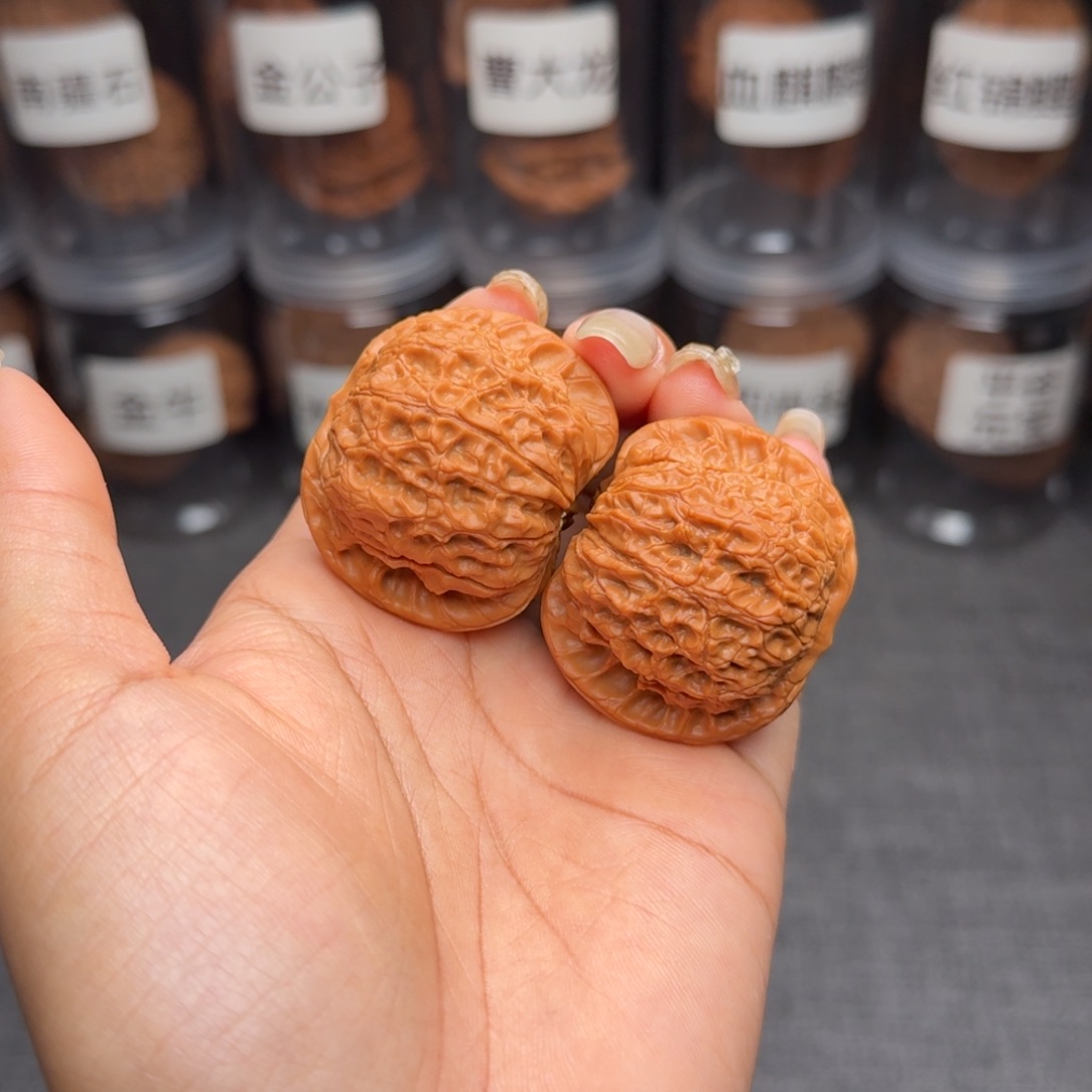 猪***胖文玩核桃把件血麒麟