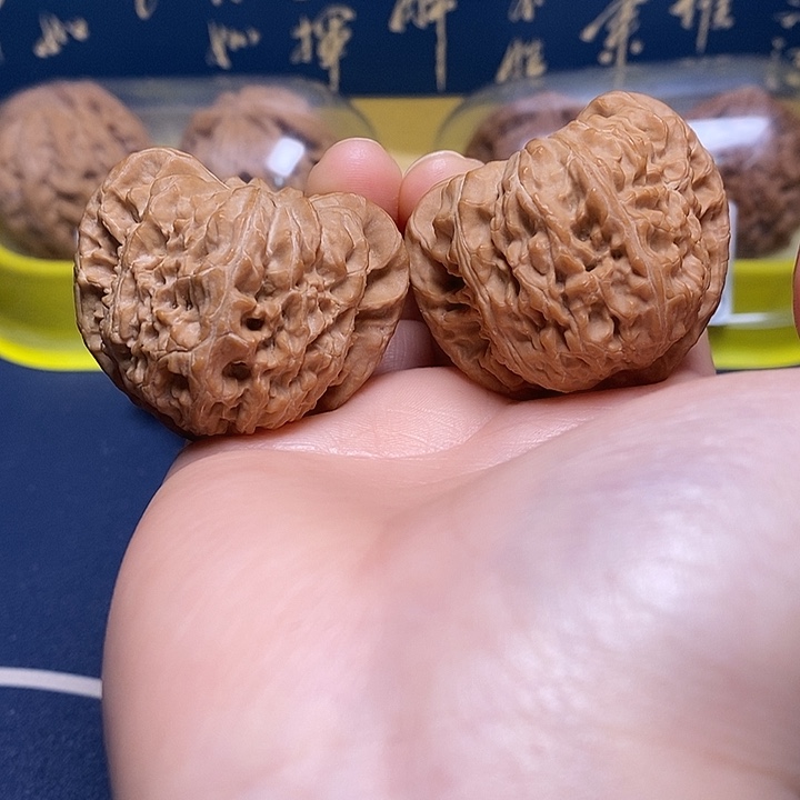 把件文玩核桃三角白