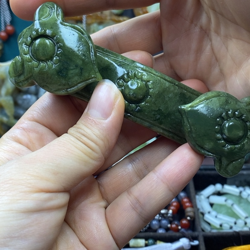 【闪购商品】蛇纹石玉手把件未镶嵌