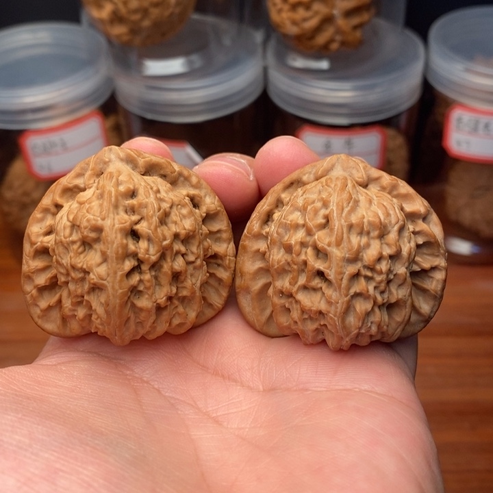 把件文玩核桃麻核桃白狮子三角白43