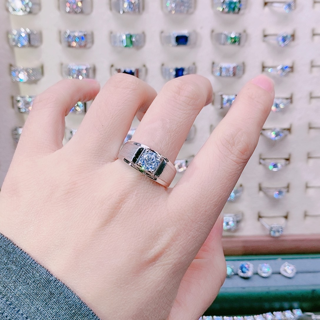 925银拉丝男戒1克拉