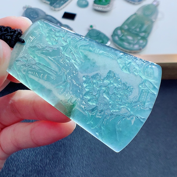 翡翠颈饰未镶嵌翡翠